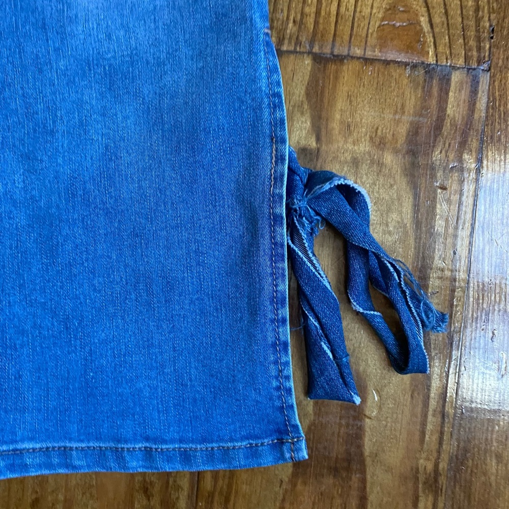 Hydraulic “Nolita” Mid Rise Curvy Skinny Kick Cropped Jeans - Picture 4 of 11